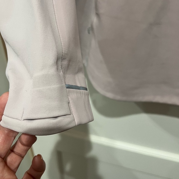 Lululemon Cross Chill Jacket, size 10, in excellent condition, blush pink color - Picture 3 of 5